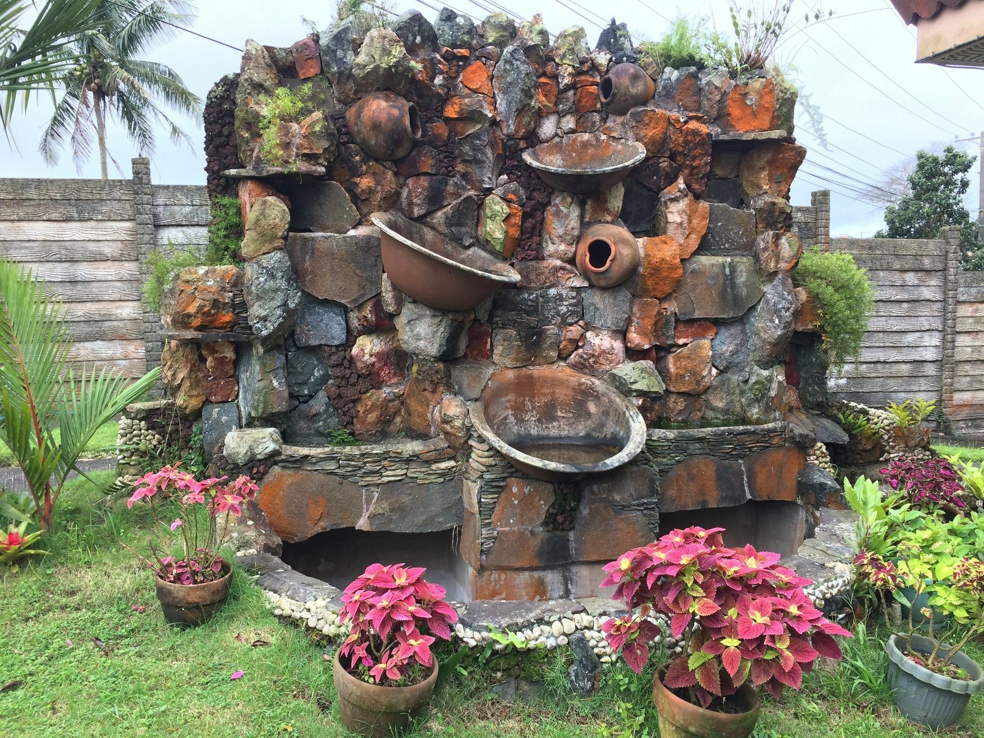 Casa Marcosa Hotel Tagaytay City Buitenkant foto